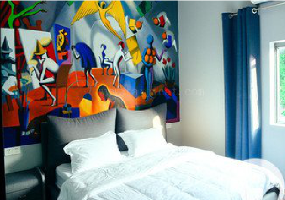 靖边对于酒店的墙体彩绘而言更注重哪些方面？